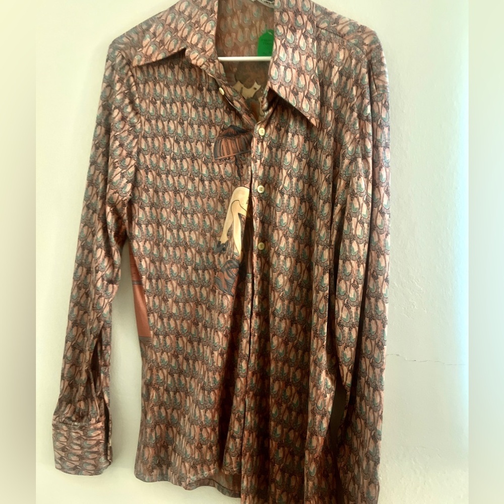 Beautiful button up shirt made in Italy.